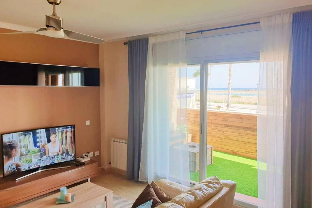 5 Personas Frente Al Mar Con Piscina Y Parking * Cubelles