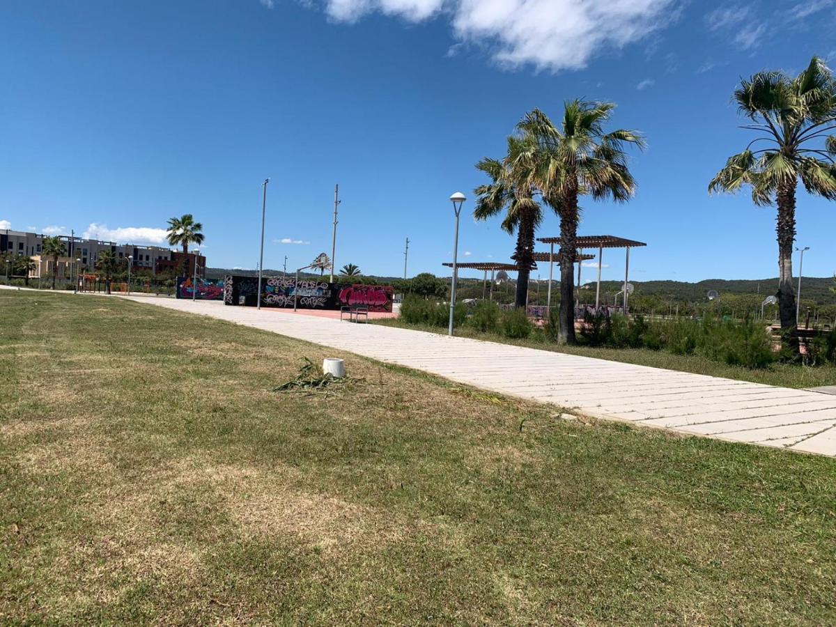 Apartment 5 Personas Frente Al Mar Con Piscina Y Parking *