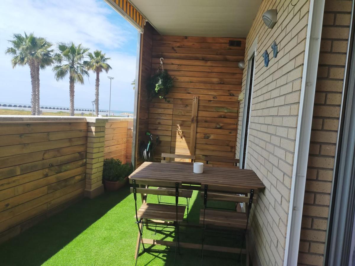 5 Personas Frente Al Mar Con Piscina Y Parking *